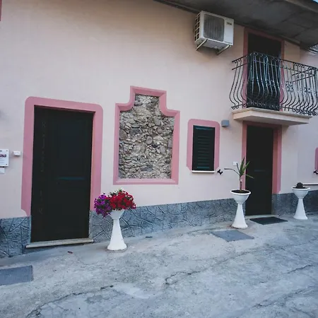 Apartment A Casa Di Alessandro Appartment's *