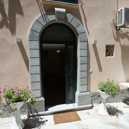 A Casa Di Alessandro Appartment's *